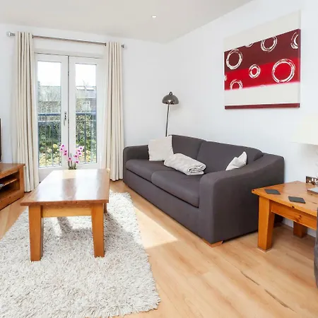 アパート Corner View